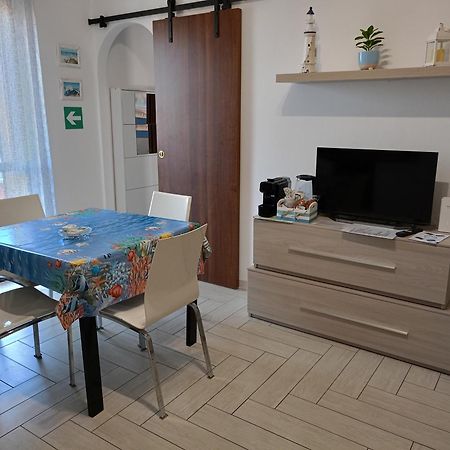 Casa Vacanza Indaco Φιουμιτσίνο Εξωτερικό φωτογραφία