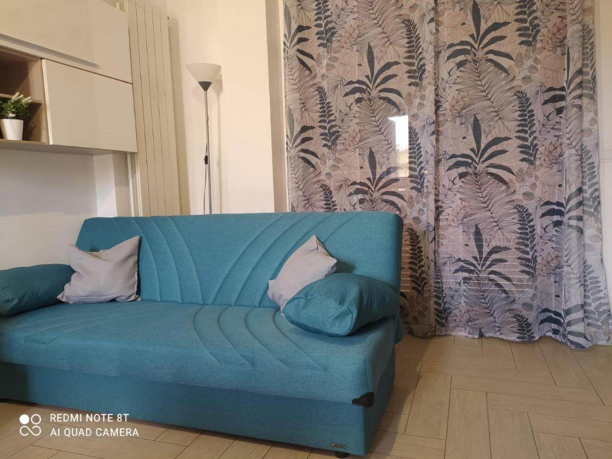 Casa Vacanza Indaco Φιουμιτσίνο Εξωτερικό φωτογραφία