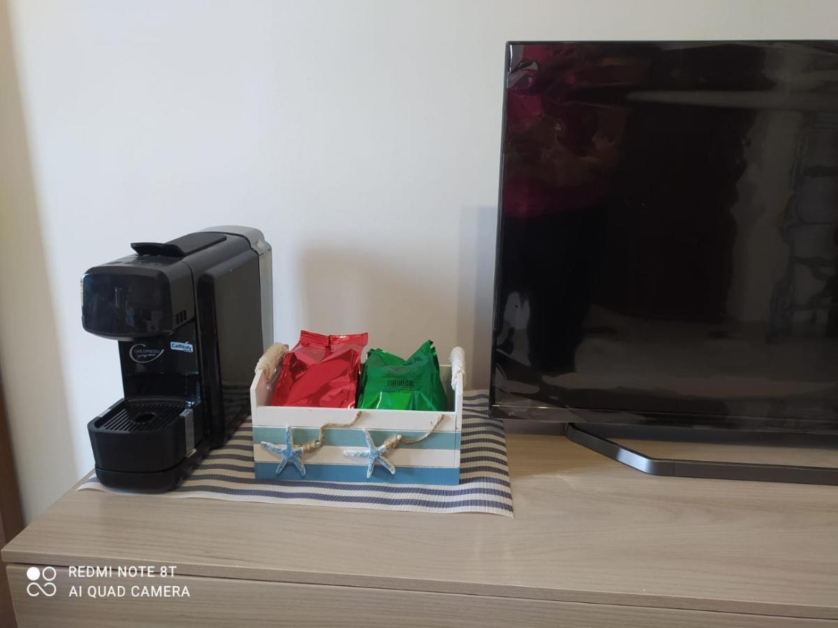 Casa Vacanza Indaco Φιουμιτσίνο Εξωτερικό φωτογραφία